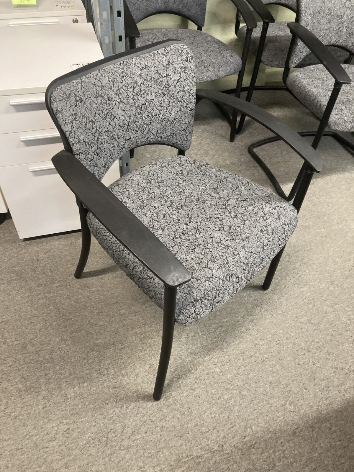 Used-Teknion Amicus Guest Chair w/ 4 leg base (7)
